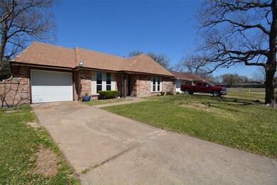 1906 Beaver Bend Rd, Houston, TX 77088 - photo 2