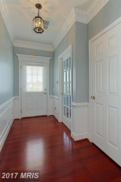 8906 Pink Carnation Ct, Lorton, VA 22079 - photo 4