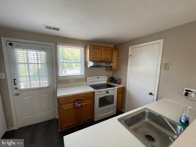 4374 Pembrook Village Dr unit 78, Alexandria, VA 22309 - photo 5