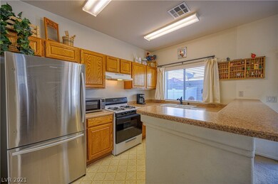 2582 Lazy Saddle Dr, Henderson, NV 89002 - photo 5