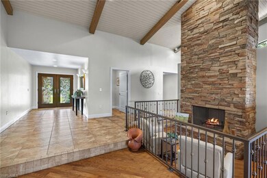 631 Jacana Cir unit 33, Naples, FL 34105 - photo 2