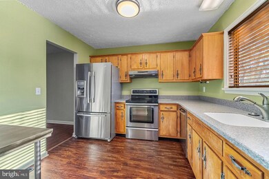 23348 Red Oak Ct, California, MD 20619 - photo 2