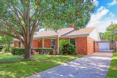 1042 Lehman St, Houston, TX 77018 - photo 2