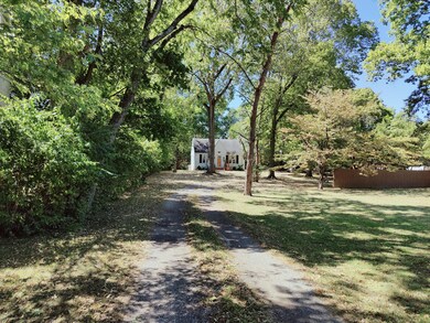 3513 Noe Bixby Rd, Columbus, OH 43232 - photo 2