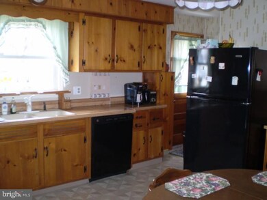 158 Maple Shade Ave, Trenton, NJ 08690 - photo 3