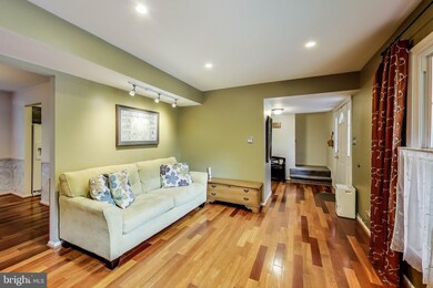 6123 Wilmington Dr, Burke, VA 22015 - photo 5