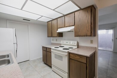 KITCHEN - 83U3213