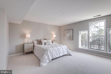 1324 Garden Wall Cir unit E-311, Reston, VA 20194 - photo 3