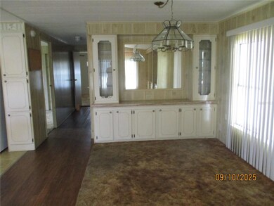 1332 Nassau Cir, Tavares, FL 32778 - photo 5