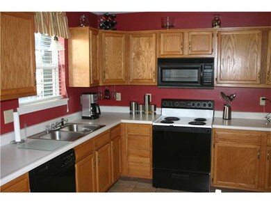 9660 Claymore Dr, Fishers, IN 46038 - photo 5