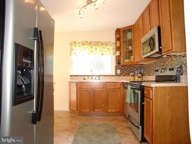 6916 University Dr, Middle River, MD 21220 - photo 4