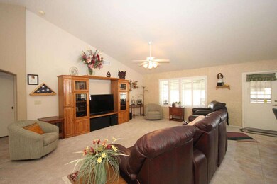 2624 S Honeysuckle Cir - Great Room