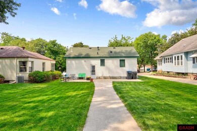 211 W 8th St unit Eight, Mankato, MN 56001 - photo 7