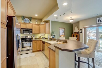 36 Keystone Way unit 33, Fitchburg, WI 53711 - photo 3