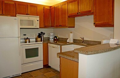 617/619 Qtr II Adams House, Ludlow, VT 05149 - photo 5