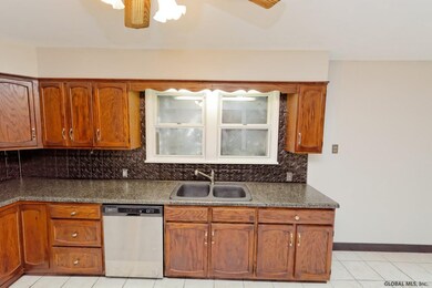 18 Halcyon St, Schenectady, NY 12302 - photo 7