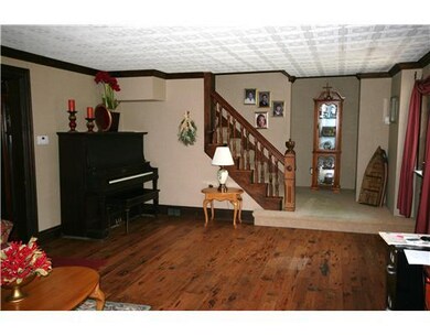 Entry/Foyer.