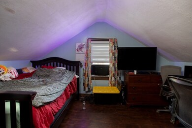 267 Montaup St, Fall River, MA 02724 - photo 6