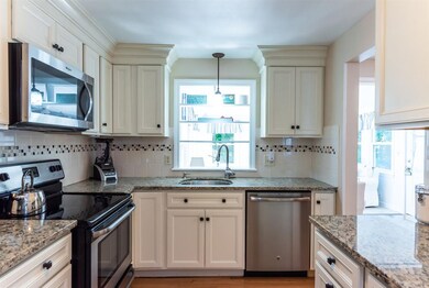 2 Doris St, Derry, NH 03038 - photo 6