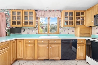 43 Flint Locke Dr, East Weymouth, MA 02189 - photo 4