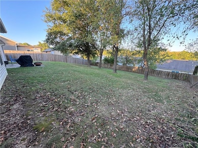 606 Kendrick St, Knob Noster, MO 65336 - photo 2