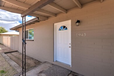 1945 E Marilyn Ave-6