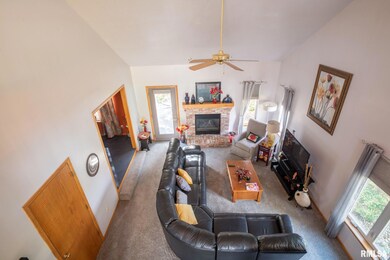 5519 N Pepperwood Ct, Peoria, IL 61615 - photo 3