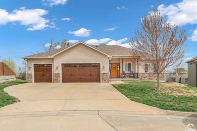 732 N Blazing Star Dr, Lawrence, KS 66049 - photo 2