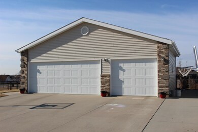 4601 Mccomb Ave, Bismarck, ND 58503 - photo 5