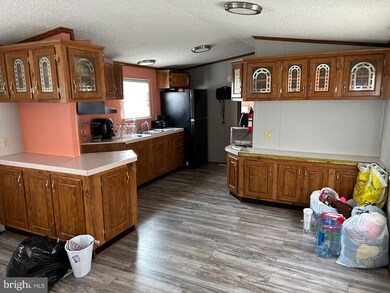 1014 Barberry Ave, Reading, PA 19605 - photo 5