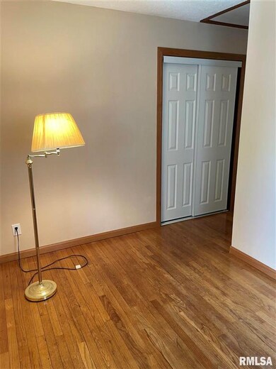 5105 Warren St, Davenport, IA 52806 - photo 3