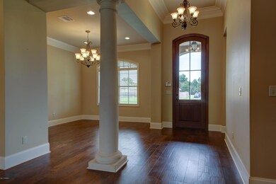 203 Dunvegan Court_-7