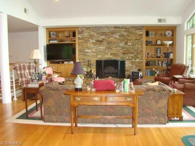 1301 Oakmont Dr, Asheboro, NC 27205 - photo 3