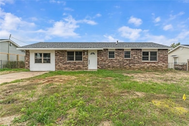 1410 W Bishop Dr, Rogers, AR 72756 - photo 2