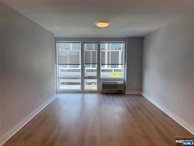 2150 N Central Rd unit 409, Fort Lee, NJ 07024 - photo 3