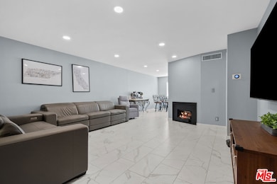 8024 Via Pompeii, Burbank, CA 91504 - photo 2