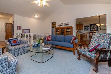 50 Oak Apple Ln, Hendersonville, NC 28792 - photo 6