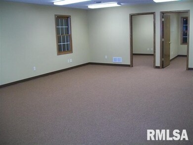 4425 Welcome Way unit A / B, Davenport, IA 52806 - photo 2