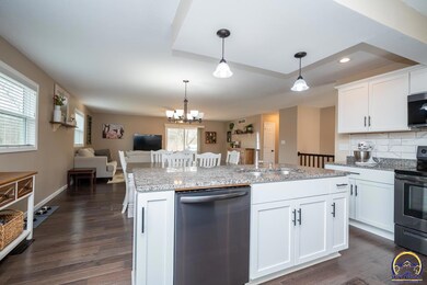 5232 SW Fairlawn Rd, Topeka, KS 66610 - photo 7