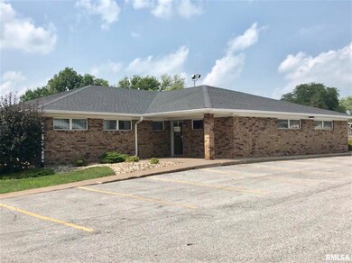 3618 N Division St, Davenport, IA 52806 - photo 4