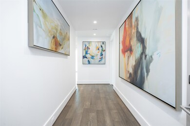 Foyer/Entry Walkway