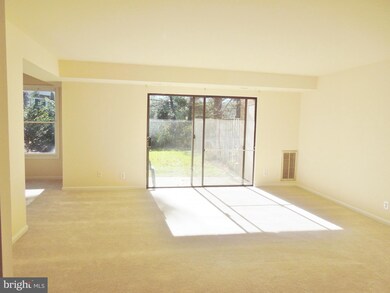 860 Quince Orchard Blvd unit T1, Gaithersburg, MD 20878 - photo 2