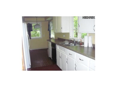 Eat in Kitche with appliances
