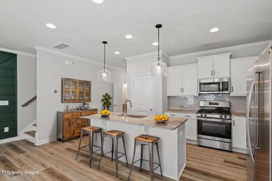 16-520-Kenton-Ml-Ct-2259355_16 - Kitchen