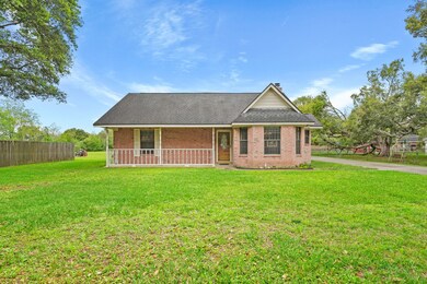 1304 Moller Rd, Alvin, TX 77511 - photo 2