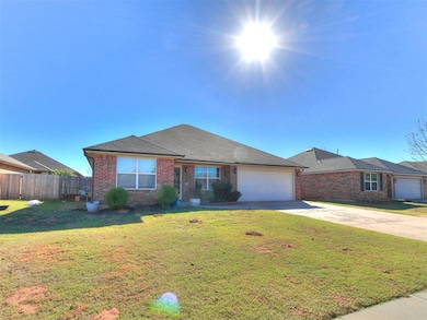 608 E Juniper Ln, Mustang, OK 73064 - photo 3