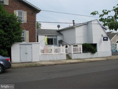 534 W 2nd St, Lansdale, PA 19446 - photo 4