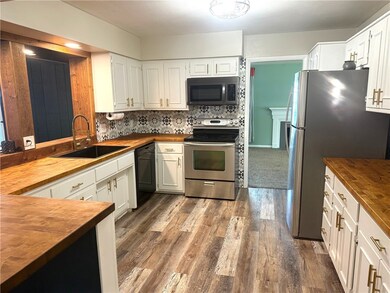 1017 Stinson Ave, Mattoon, IL 61938 - photo 4