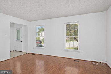 9309 Kings Grant Rd, Laurel, MD 20723 - photo 4