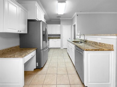 820 Rambling Ct, Granbury, TX 76049 - photo 7